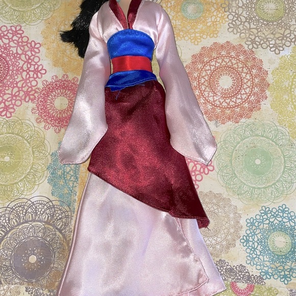 Disney Mulan Vintage Exclusive Barbie Doll - Picture 3 of 3